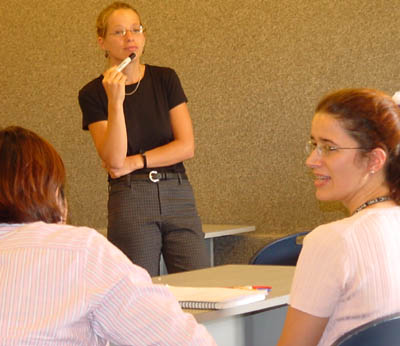 Lorien Carsey teaches ITESM faculty