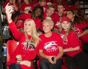 First-year students pose for a photo during the SIUE Experience