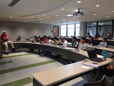 The SIUE Office of Admissions hosted 20 students from the High School Hispanic Leadership Institute for a day of activities and workshops.