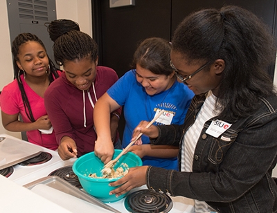 Students had the opportunity to work in SIUE’s nutrition lab as they learned about the work of registered dietitians.