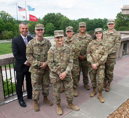 SIUE Director of Military and Veteran Services Kevin Wathen (far left) stands alongside SIUE students and active military members (L-R) Nathan Peery, Mackenzie Gould, Marcus Hahn, Joseph Arcilla, Madeline Stack and Colin Arnold. 