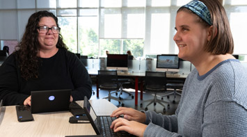 Two SIUE students.