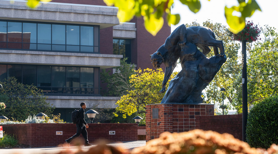 SIUE Cougar statue.