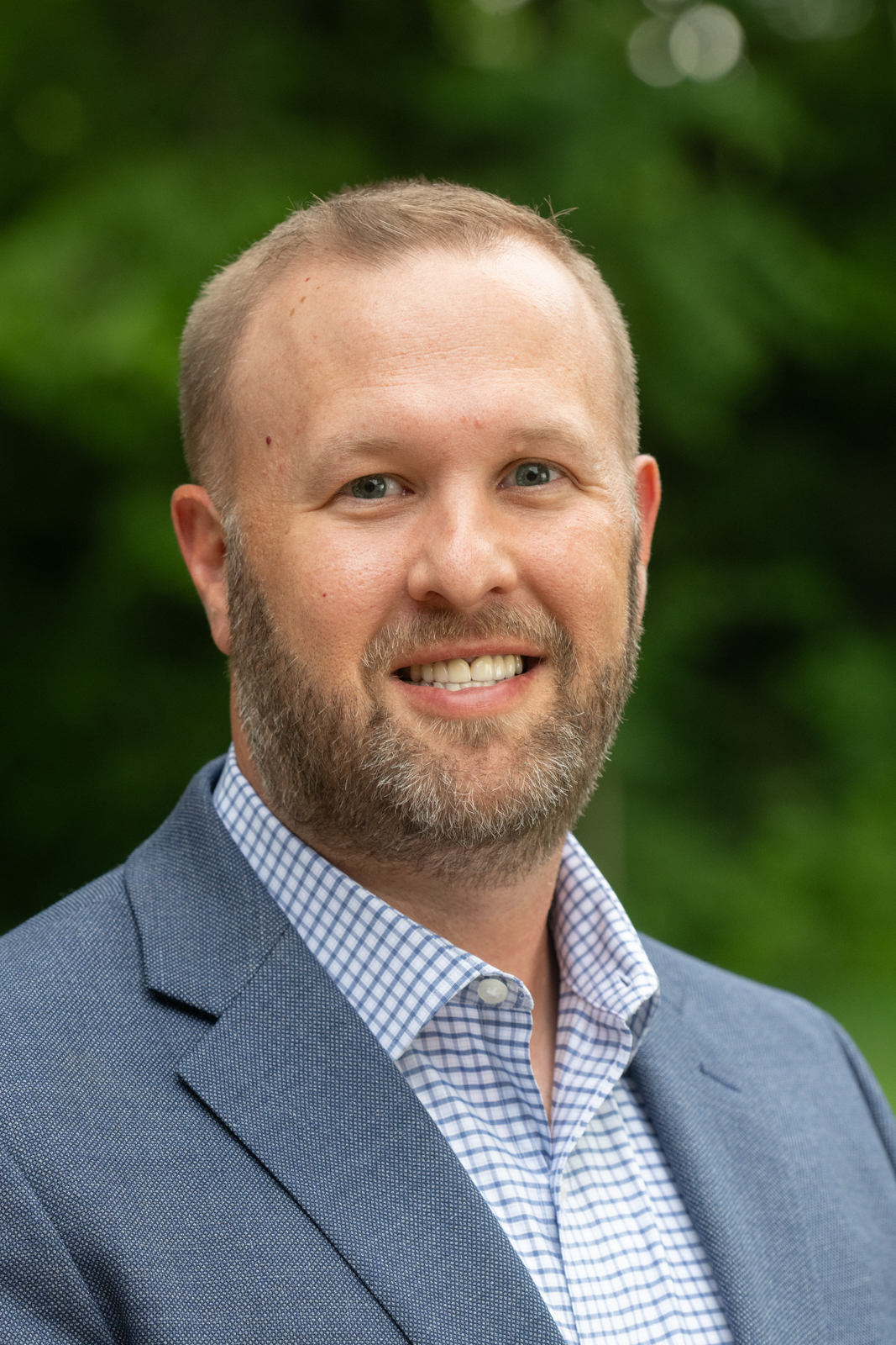 A portrait photo of Matt Warren