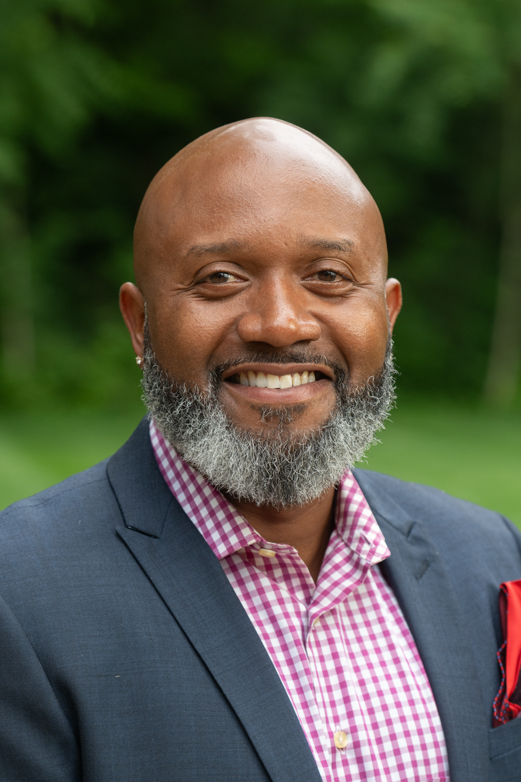 A portrait photo of Thomas Harrell