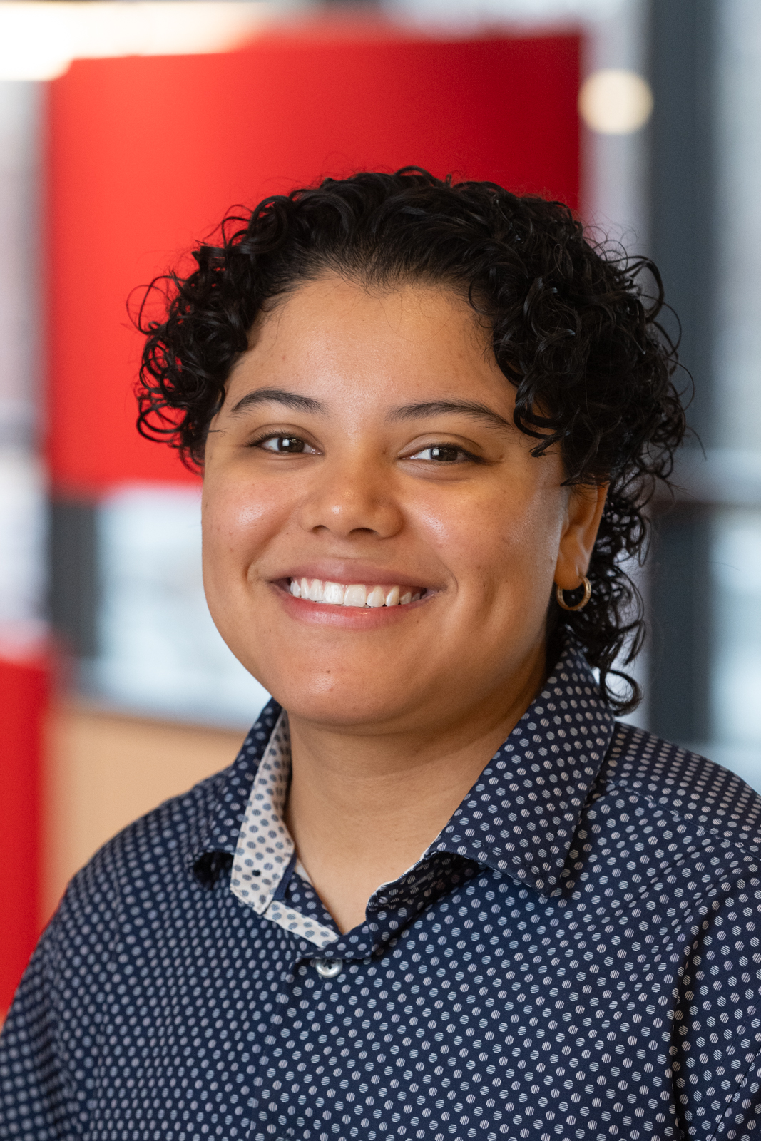 A portrait photo of Alexis Cummings