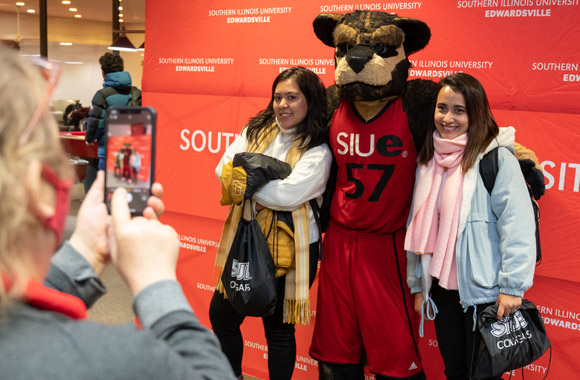SIUE Adds to Record Number of International Students for Spring Semester 