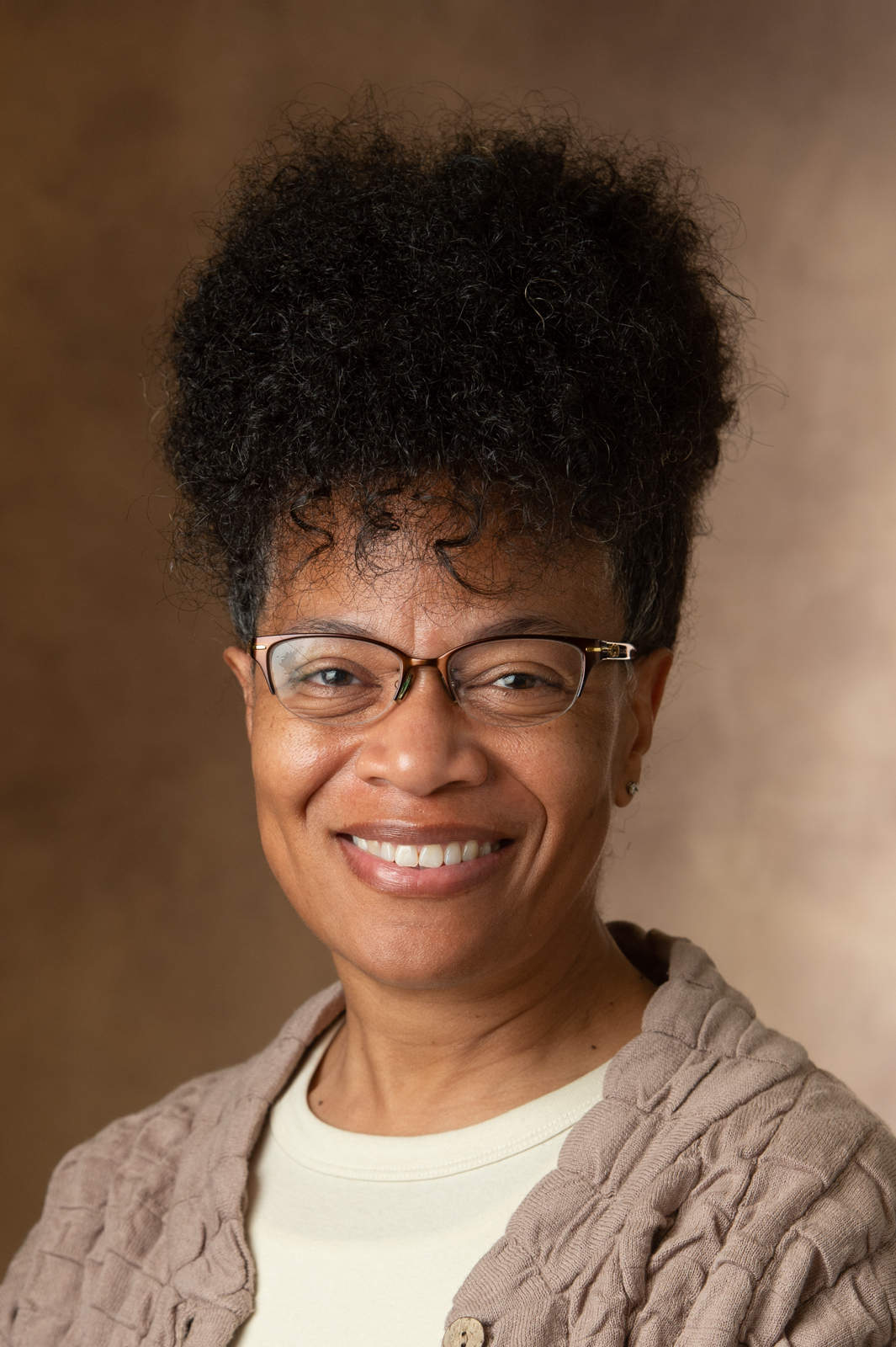 A portrait photo of Dr. Liza Cummings