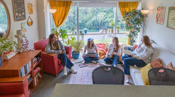 SIUE Students on campus.