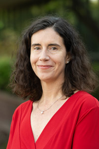 A portrait photo of Diane Meng