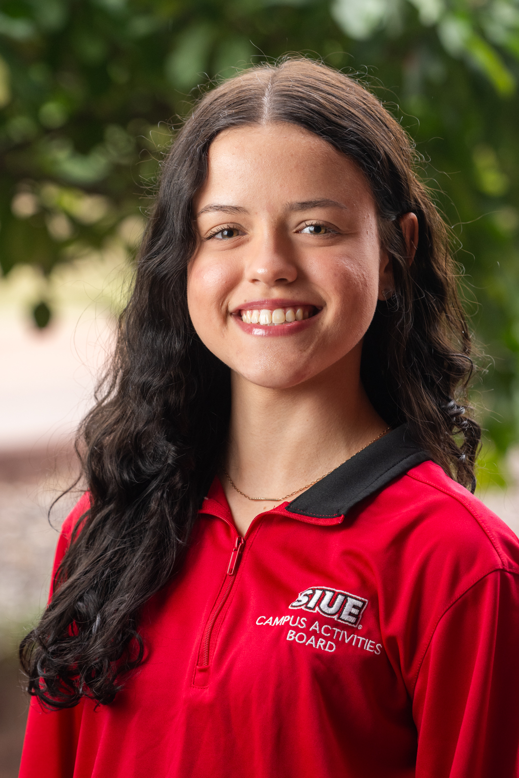 A portrait photo of Giulia Meirelles (she/her)