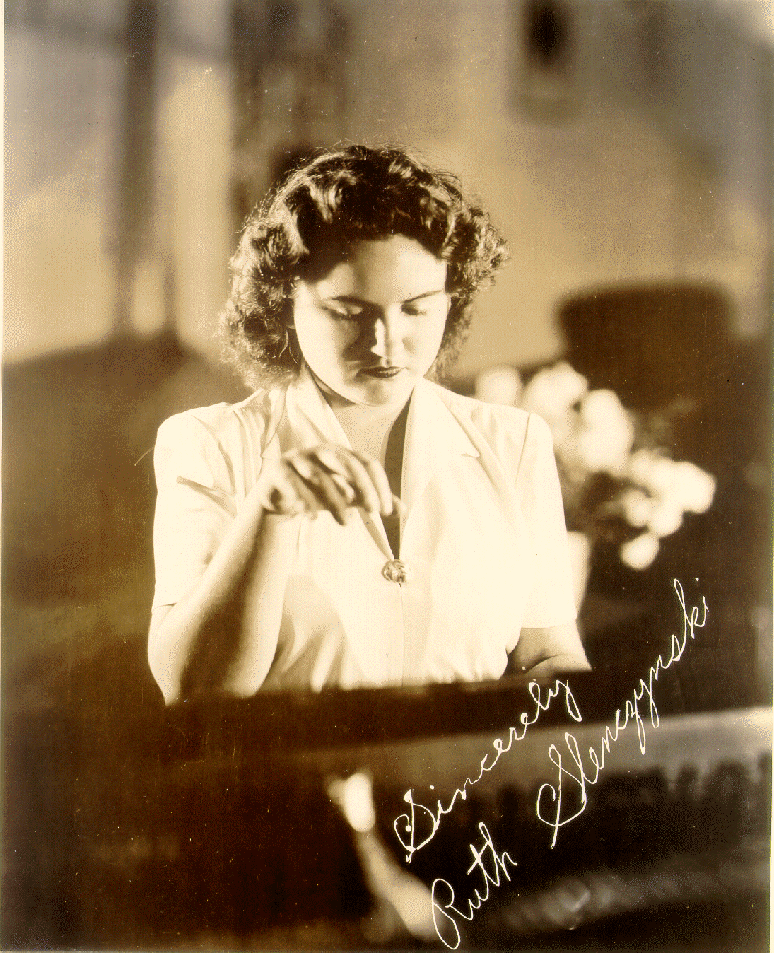 Photo of pianist signed 