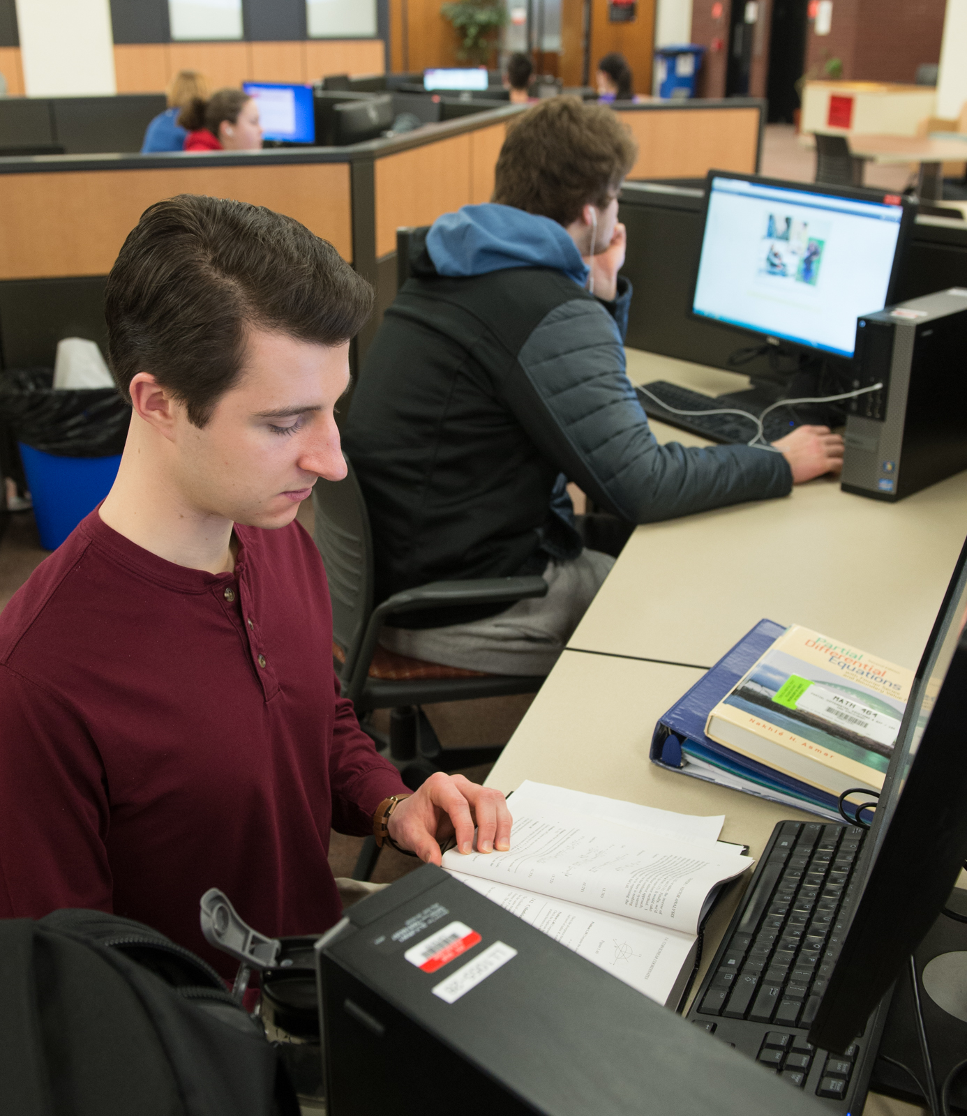 Innovative Library Services Draw Increased Traffic Among SIUE Students