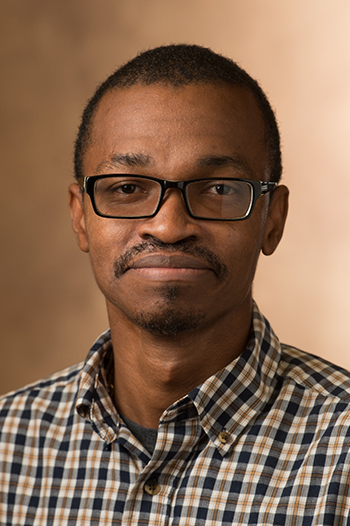 SIUE's Marlon Tracey, assistant professor of economics.