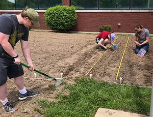 SIUE Students work Feedstock Diversity Showcase