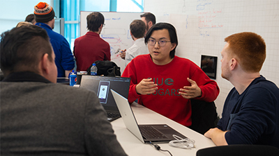 Students engage in an activity aimed at stimulating idea generation at the beginning of the 3 Day Startup.