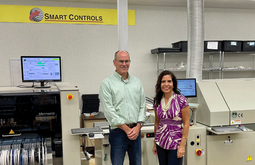 David Kniepkamp (left), president of Smart Controls, a client of the ITC at SIUE and IL SBDC ITC at SIUE Director Silvia Torres Bowman (right).