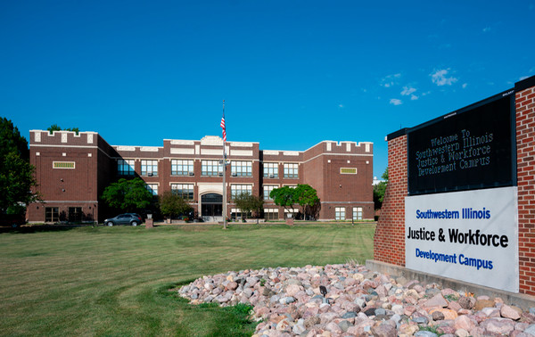 Exterior of SIUE Belleville Campus 
