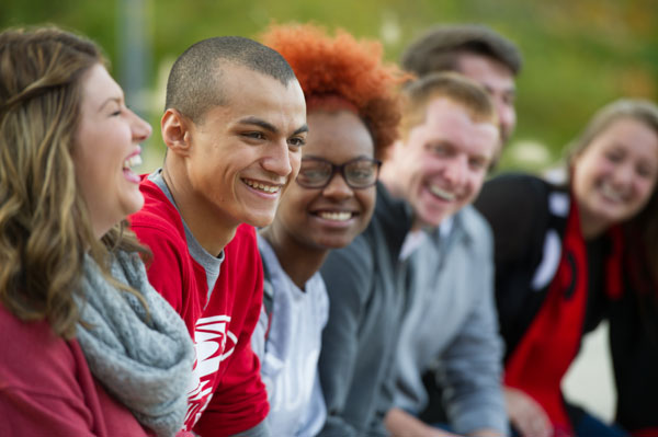 Group of SIUE students on campus