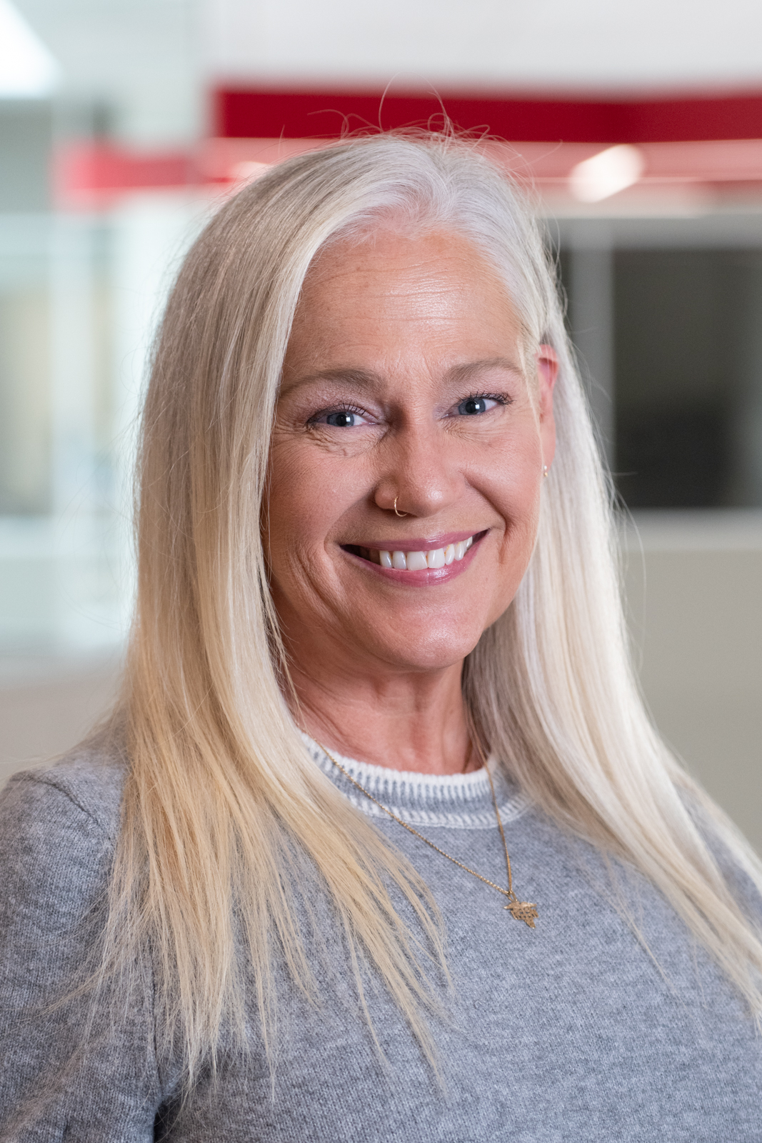 A portrait photo of Elise Harmon