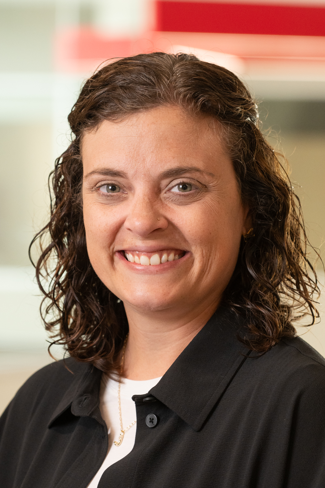 A portrait photo of Jennifer Schmitz