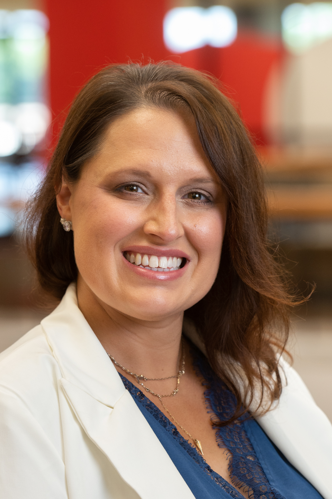 A portrait photo of Jenna Hayes