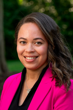 A portrait photo of Cathryn McIntosh