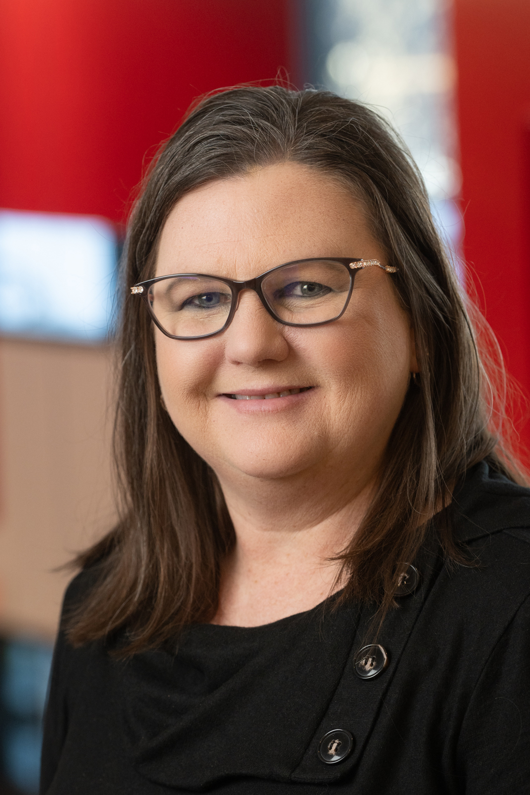 A portrait photo of Karen Hickey