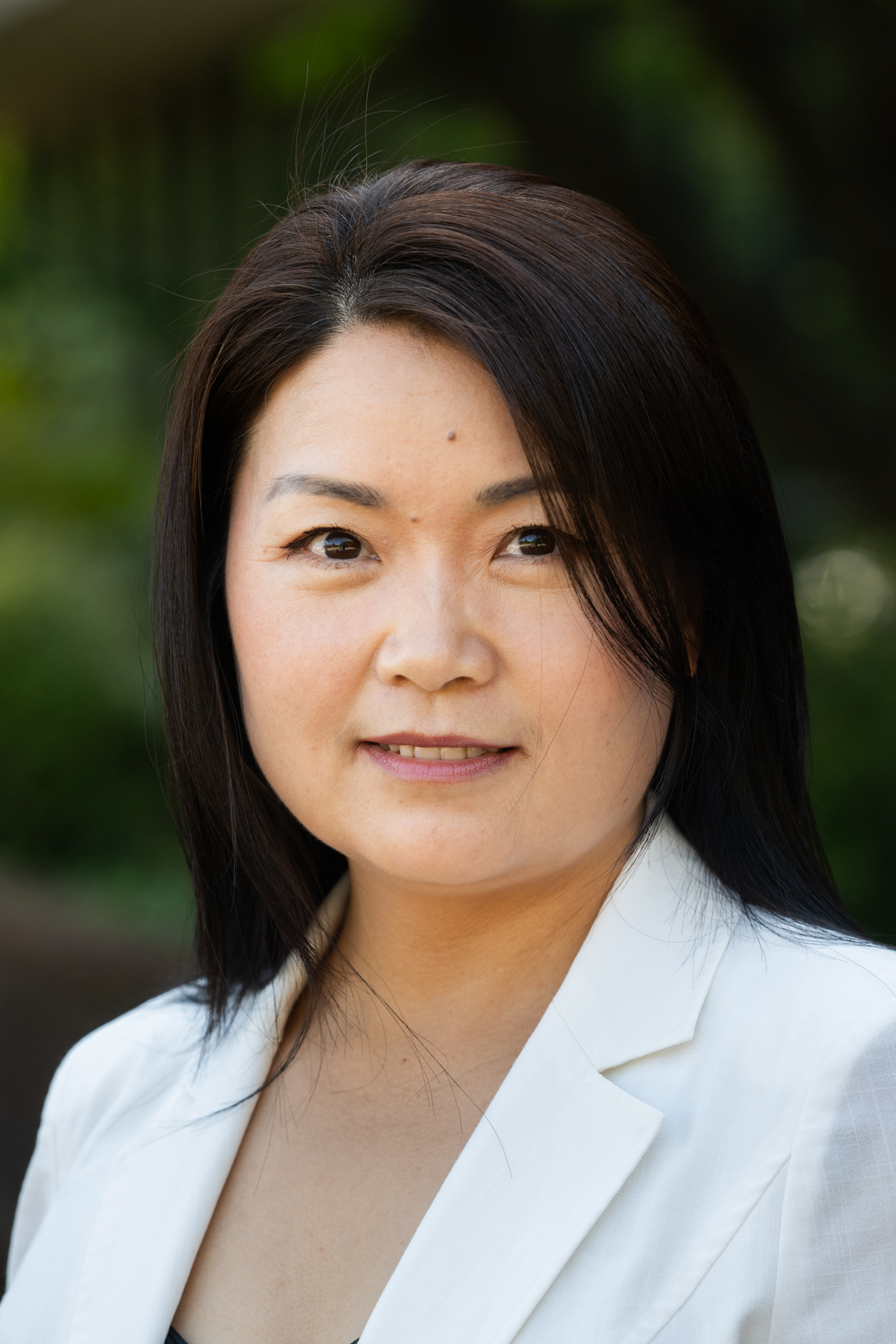 A portrait photo of Hongyan (Mary) Ma