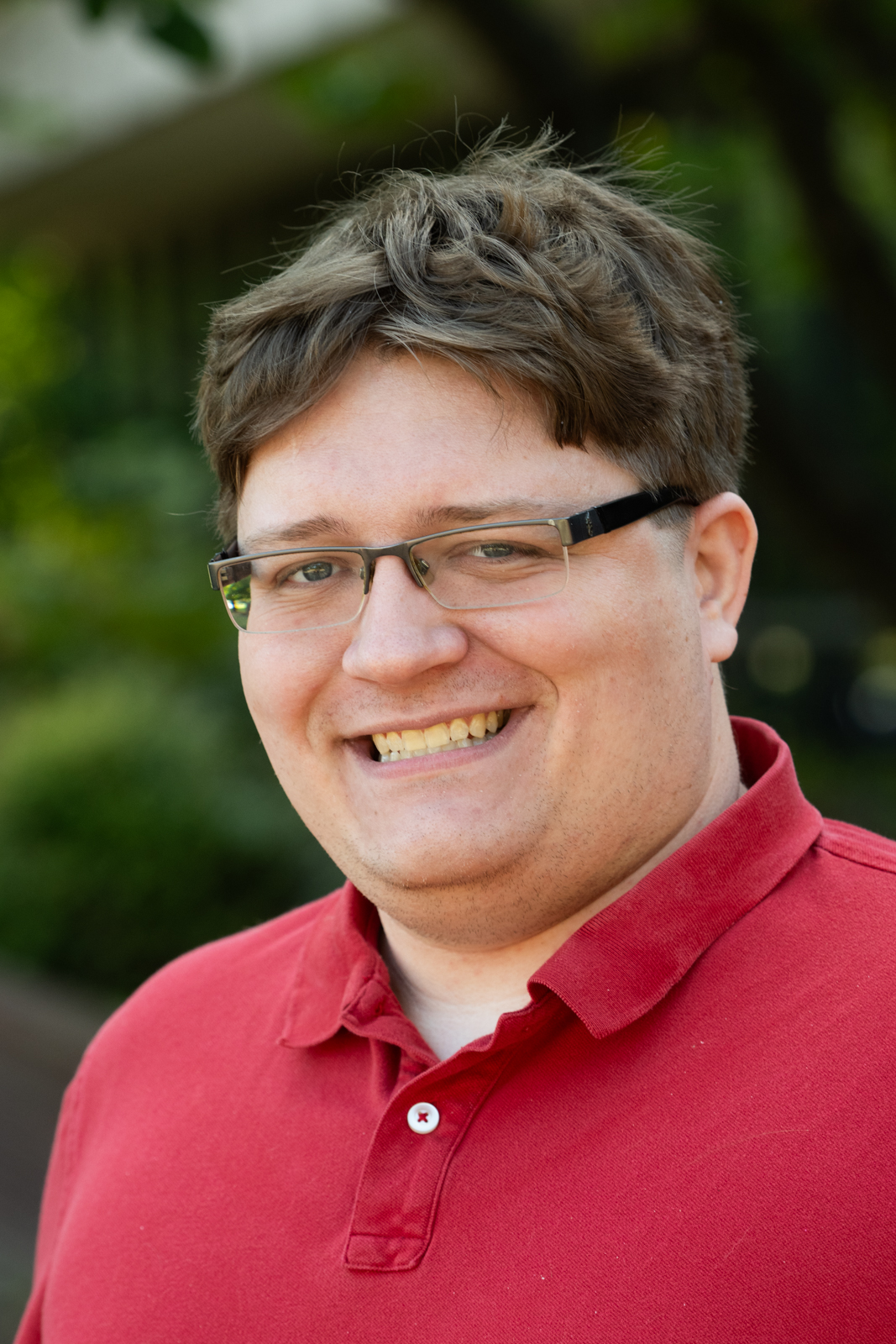 A portrait photo of Justin Leonchik