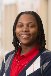 A portrait photo of Nina Harris