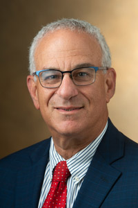 A portrait photo of Michael Schultz
