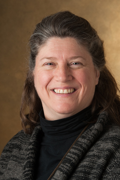 A portrait photo of Shelly Goebl-Parker, MSW, LCSW, ATR-BC