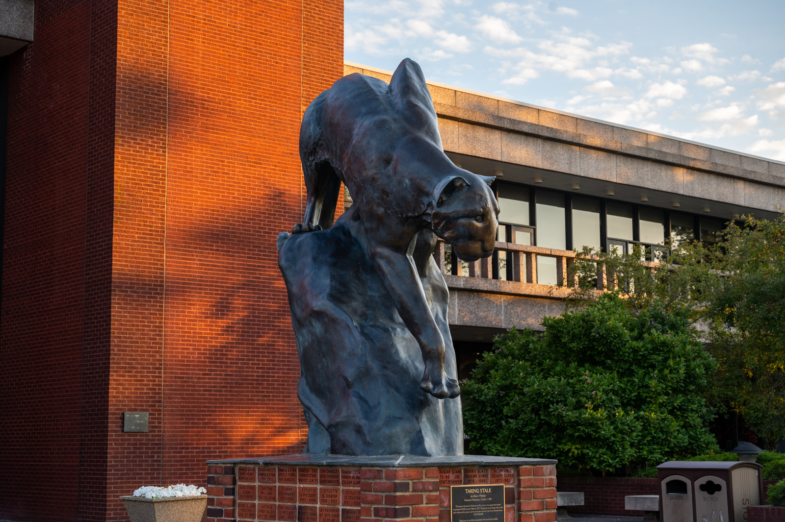 campus map highlight on cougar sculpture